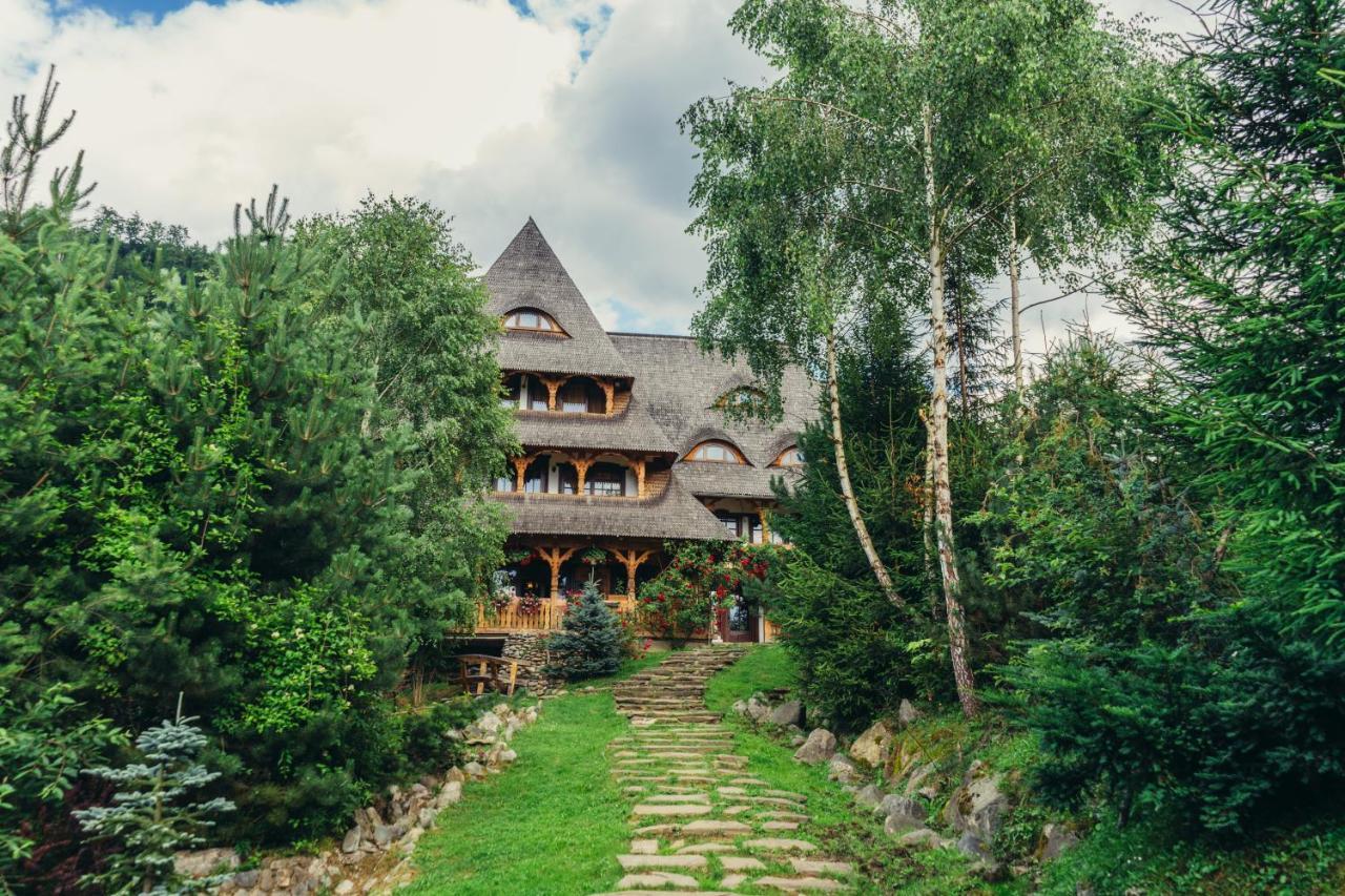 Conacul Drahneilor Hotel Ruscova Luaran gambar